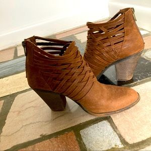 Fergalicious booties size 9